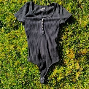 Cute black short sleeve body suit🖤